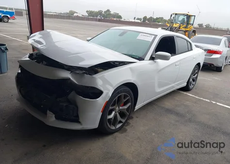 2015 Dodge Charger Sxt z USA, uszkodzony, nr VIN 2C3CDXHG5FH918928